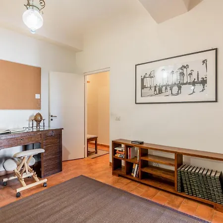 Apartment Guesthost - Mercato Di Sant'ambrogio Cozy