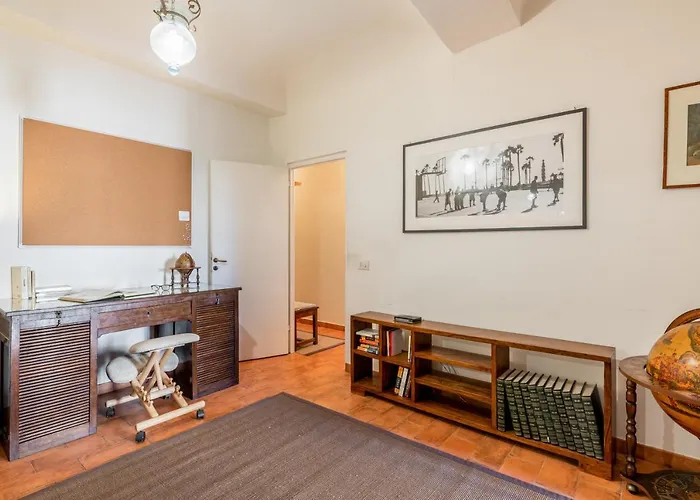 Apartment Guesthost - Mercato Di Sant'ambrogio Cozy
